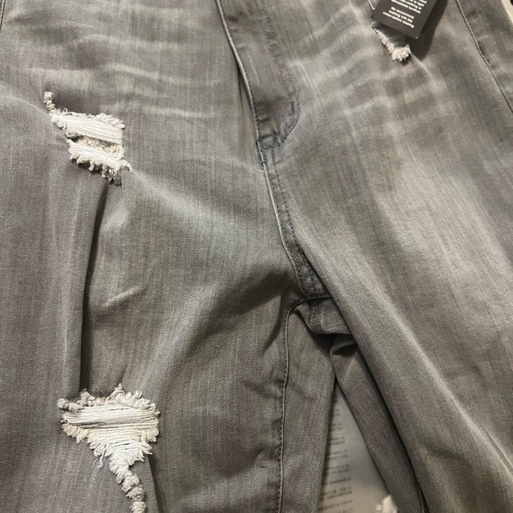 Brand new with tags. Never worn and super cute!
